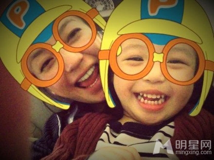 点击大图看下一张:图揭赵薇爱女小四月成长历程(20)