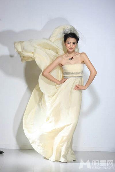 点击大图看下一张：高圆圆婚纱系列写真 楚楚动人(8)