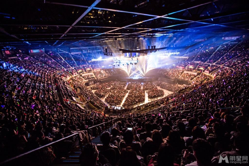 点击大图看下一张:邓紫棋演唱会全纪录 高清图集独家放送(71)