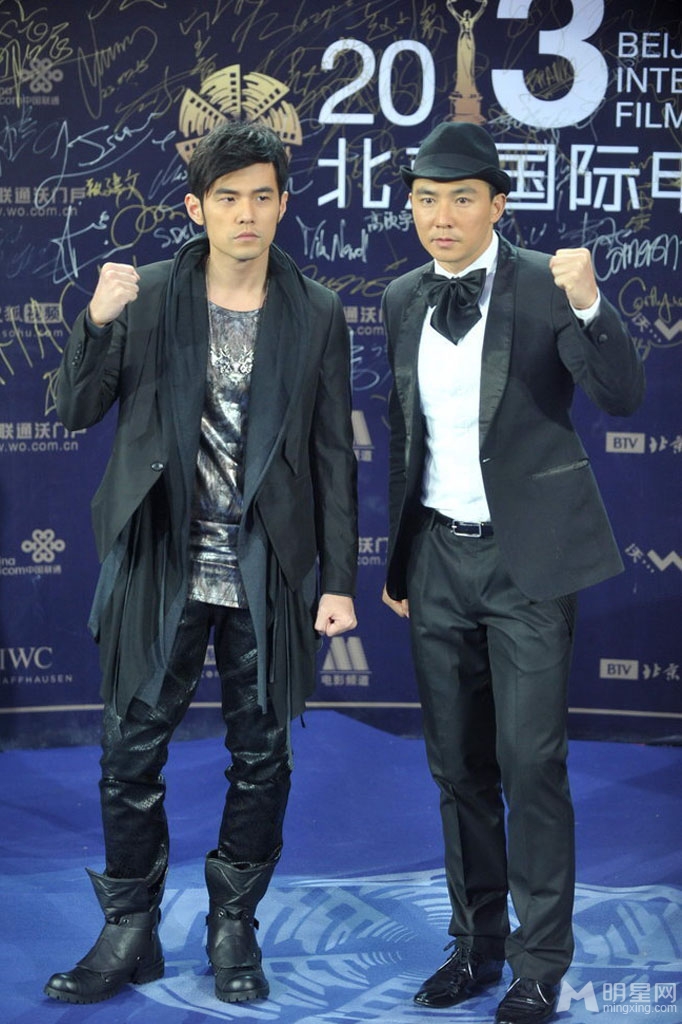 点击大图看下一张：周杰伦刘畊宏亮北京国际电影节蓝毯(2)