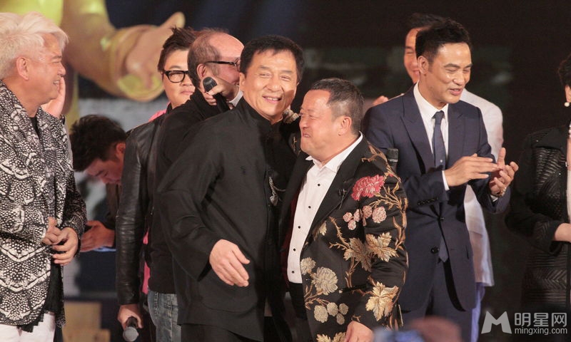 点击大图看下一张:众星参加曾志伟六十大寿 周杰伦献唱祝福(17)