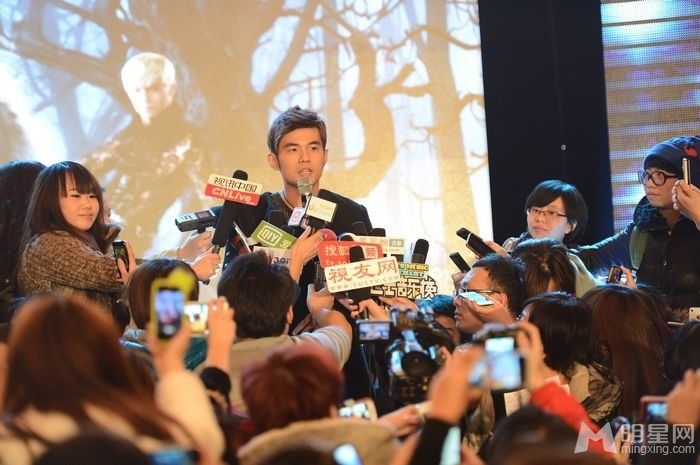 点击大图看下一张:周杰伦十二新作记者会(14)