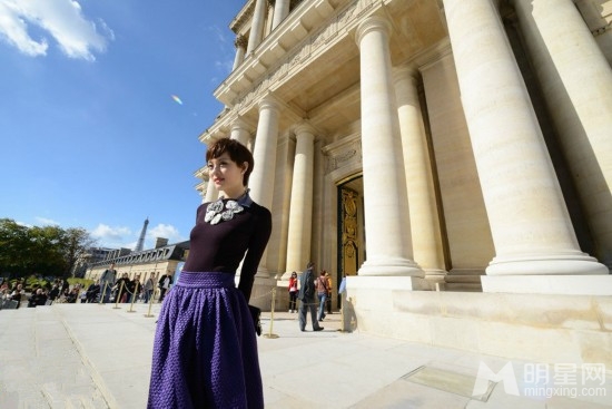 点击大图看下一张：孙俪紫色套裙惊艳巴黎时装周(5)