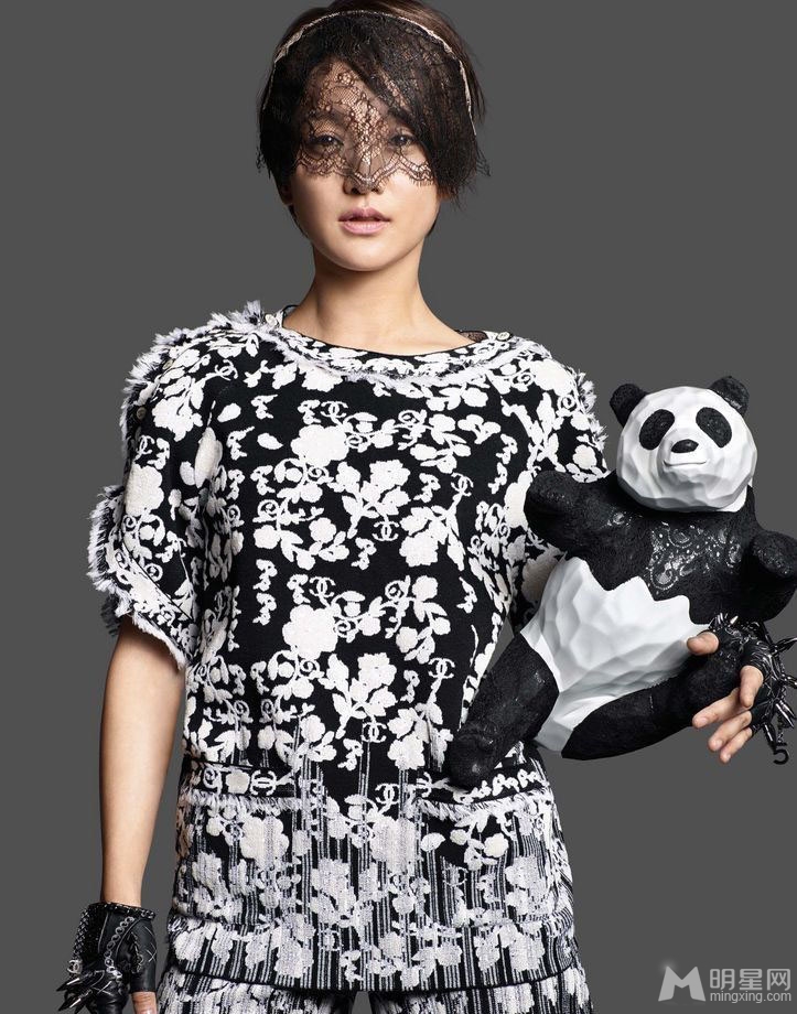 点击大图看下一张：周迅黄晓明携众星拍公益写真 为大熊猫筹款(3)