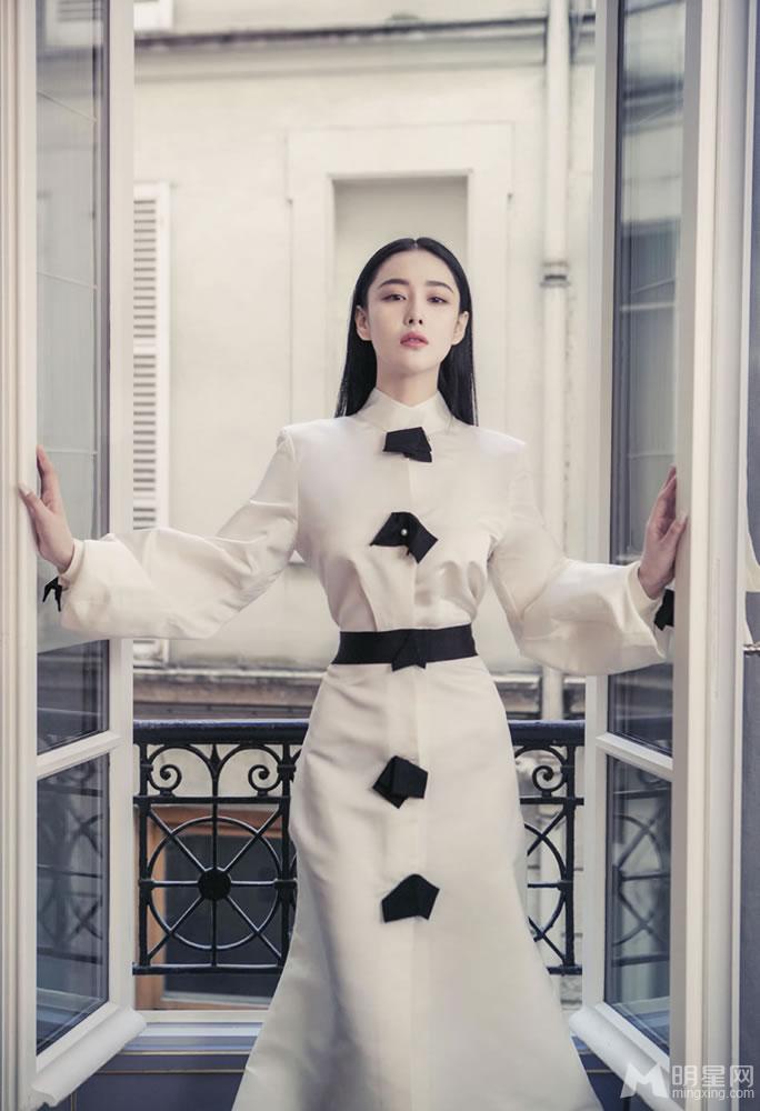 点击大图看下一张:张馨予复古靓丽写真 纯白长裙梦幻迷人(4)