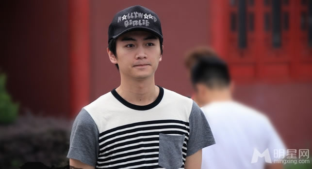 点击大图看下一张:于正版神雕侠侣开机 陈晓张馨予李铭顺出席(0)