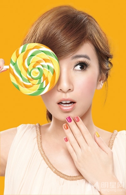 点击大图看下一张：Hebe田馥甄代言护肤品宣传照(14)
