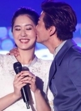 陈晓东夫妇台上热吻 甜蜜婚姻令人向往