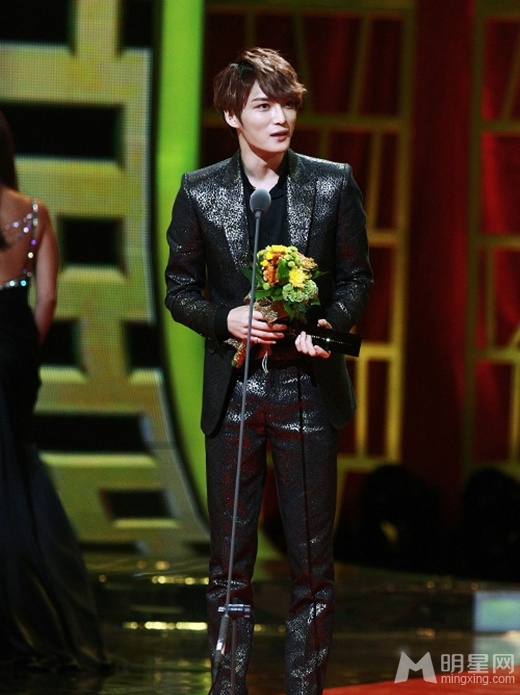 点击大图看下一张：第8届首尔电视节 吴奇隆获人气奖(11)