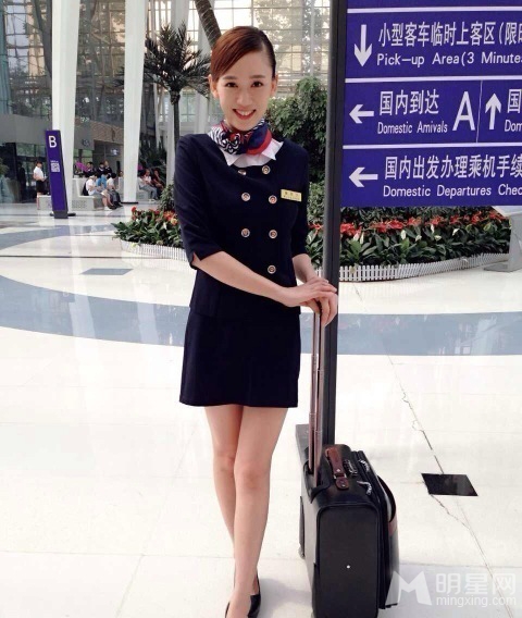 点击大图看下一张:看完囚服看制服!女星制服诱惑大盘点(14)
