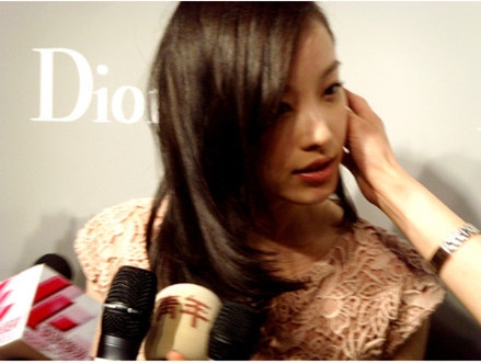 点击大图看下一张：倪妮出席Dior春夏高级订制时装秀(5)