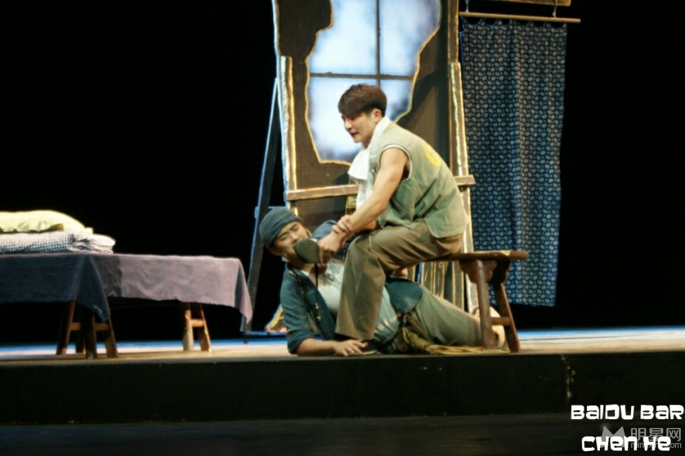 点击大图看下一张：陈赫罗密欧与朱丽叶舞台剧照(6)