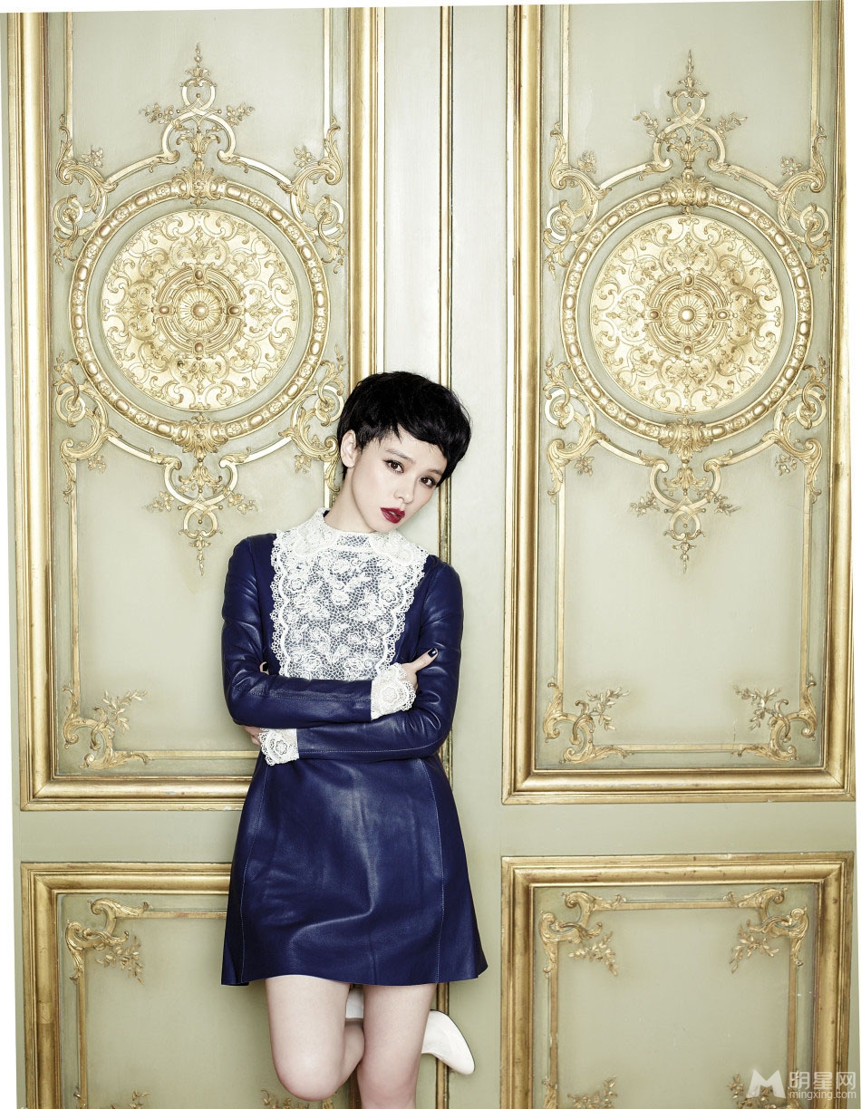 点击大图看下一张:徐若瑄登杂志封面 复古演绎名媛淑女(10)