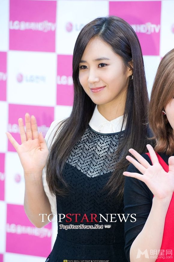 点击大图看下一张：少女时代LG签名会高清新闻图曝光(17)