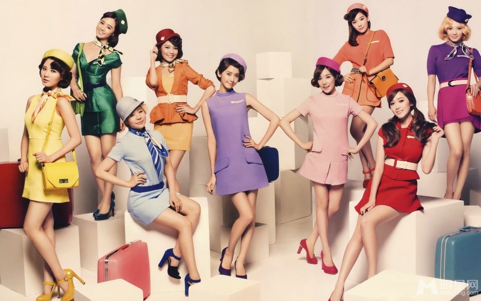 点击大图看下一张：少女时代空姐制服写真(8)