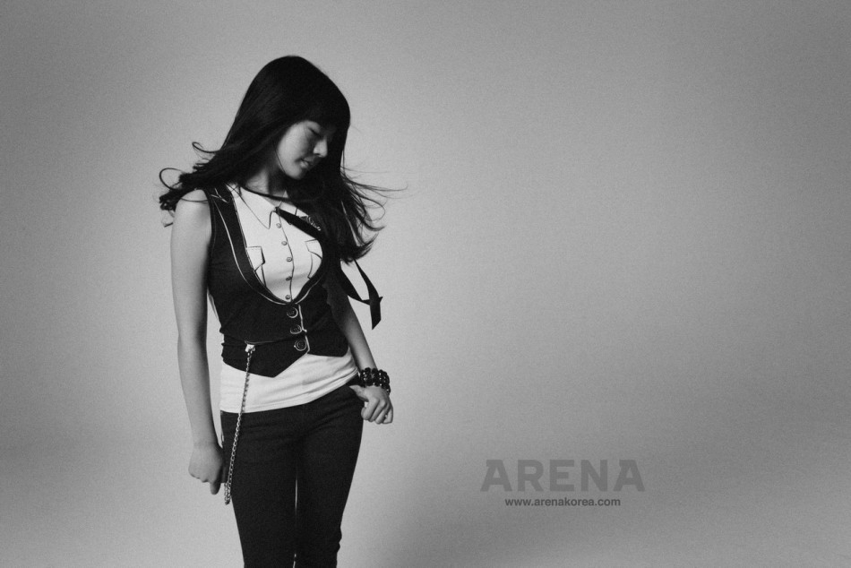 点击大图看下一张：少女时代时尚杂志ARENA摄影  青涩动人魅力爆发(7)
