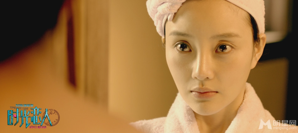 点击大图看下一张:时光恋人曝李小璐浪漫唯美婚纱照(6)