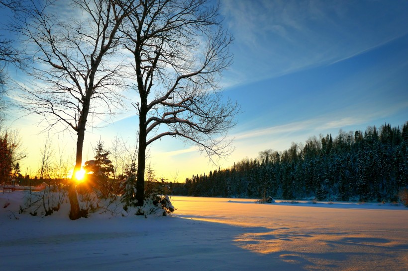 点击大图看下一张：加拿大魁北克冬季雪景图片