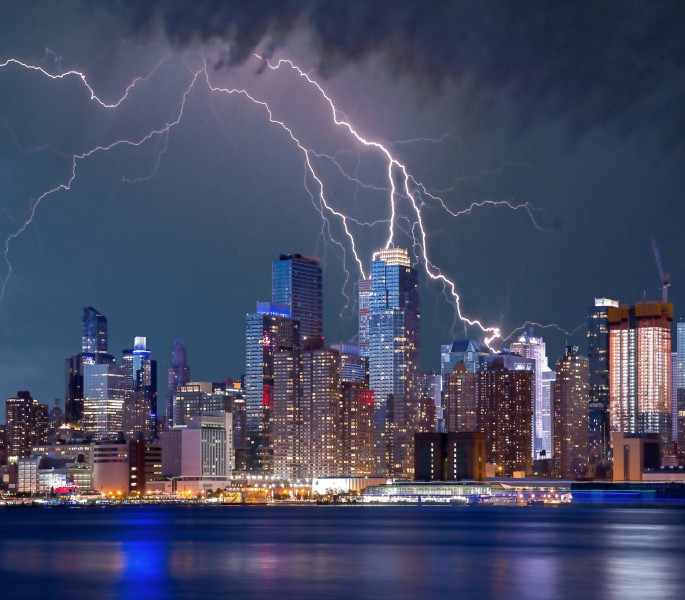 点击大图看下一张：恐怖震撼的雷电风景图片