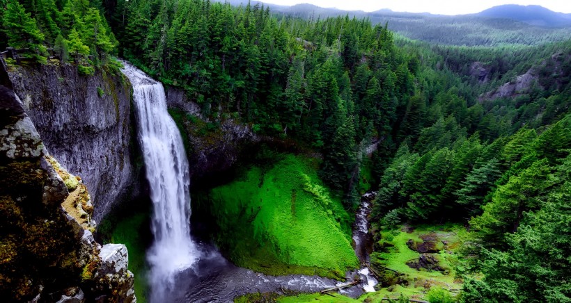 点击大图看下一张：气势磅礴恢弘的瀑布自然风景图片