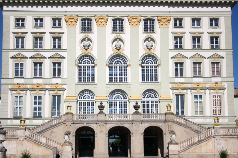 点击大图看下一张：德国慕尼黑宁芬堡宫建筑风景图片