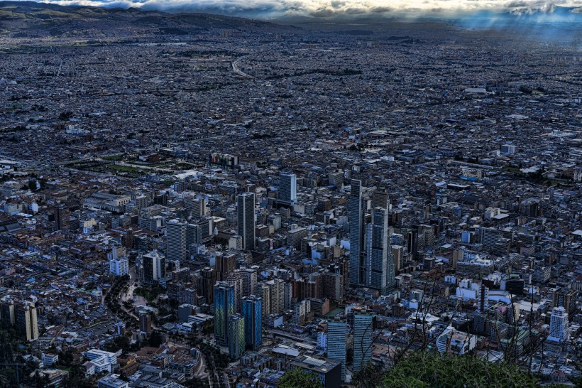 点击大图看下一张：哥伦比亚圣菲波哥大建筑风景图片