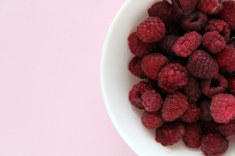 点击大图看下一张：酸甜美味的树莓图片