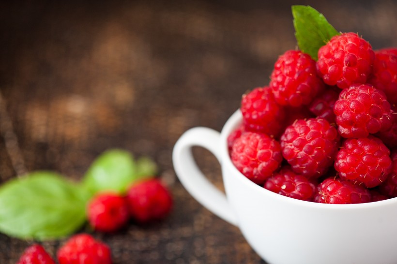 点击大图看下一张：酸甜美味的树莓图片