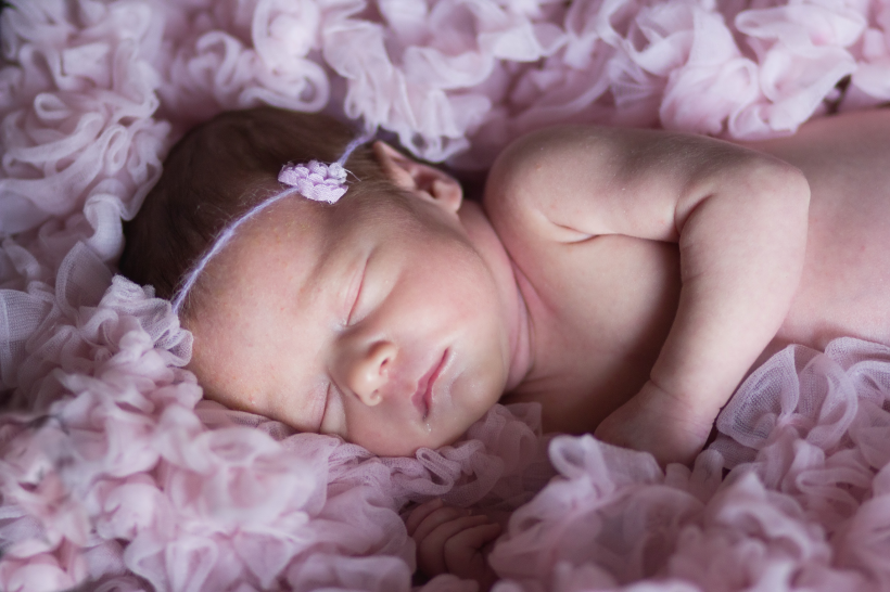 点击大图看下一张：熟睡中的婴儿宝宝图片