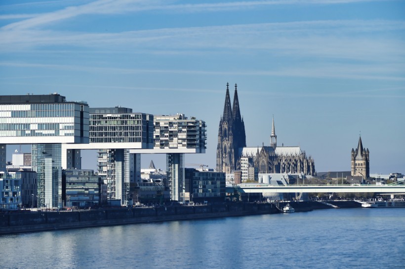 点击大图看下一张：德国科隆大教堂建筑风景图片