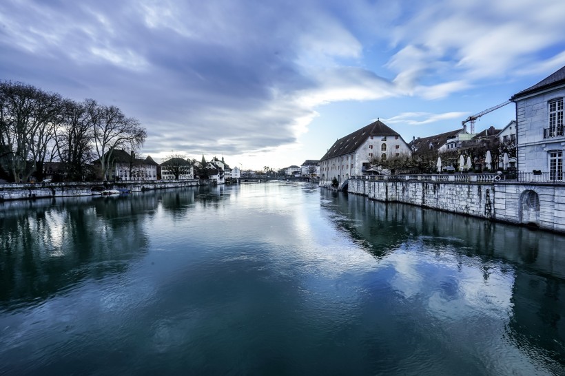 点击大图看下一张：瑞士索洛图恩建筑风景图片