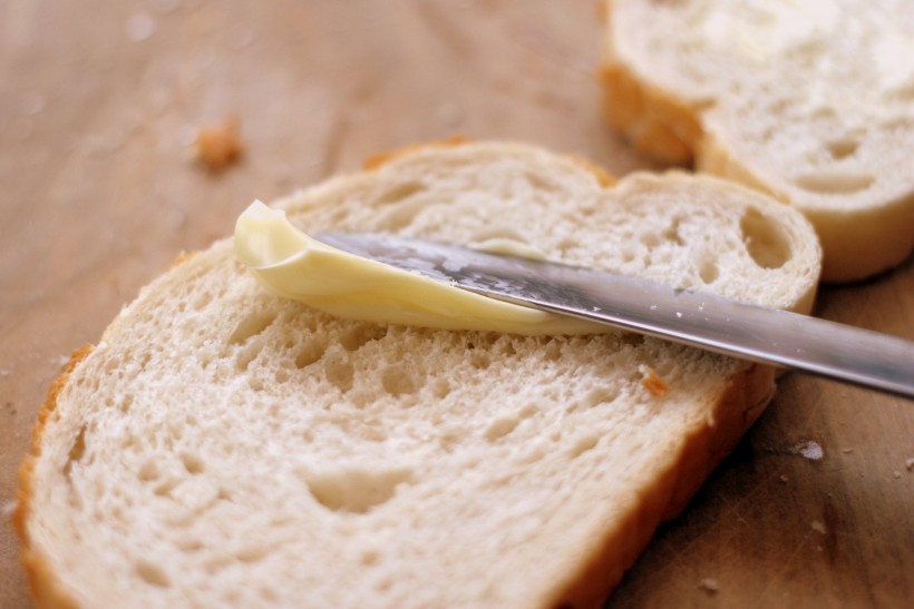 点击大图看下一张：营养丰富的切片面包图片