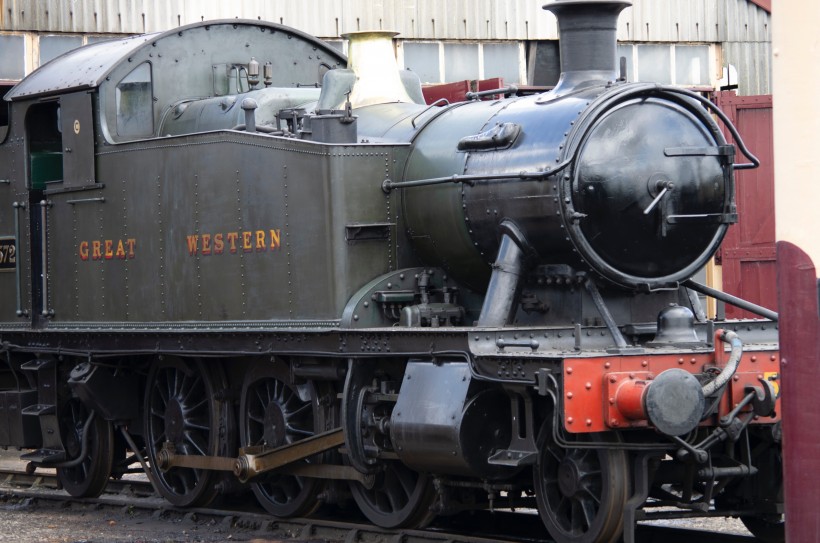 点击大图看下一张：旧式的蒸汽火车图片