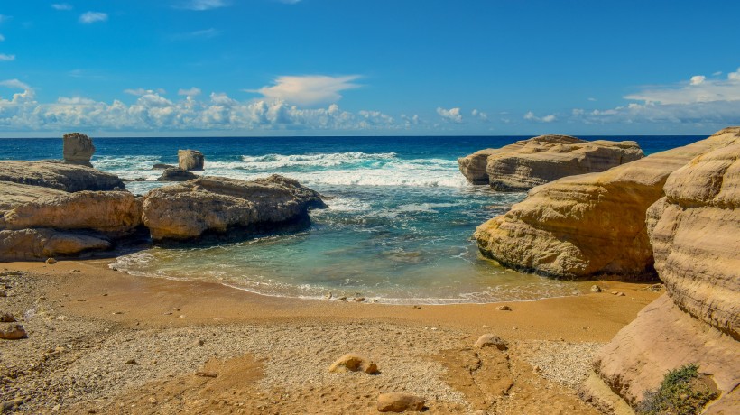 点击大图看下一张：塞浦路斯帕福斯海岸风景图片