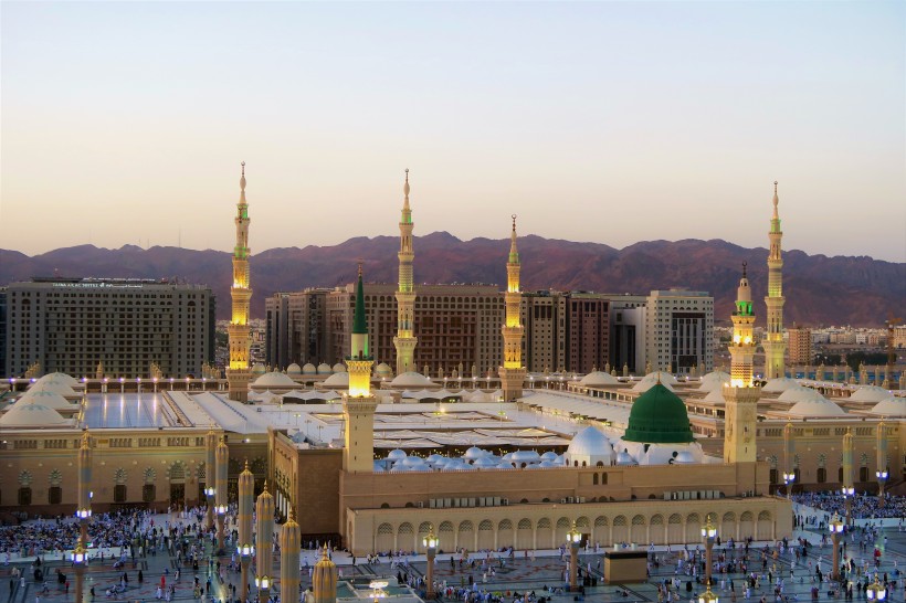点击大图看下一张：伊斯兰教清真寺宣礼塔建筑风景图片