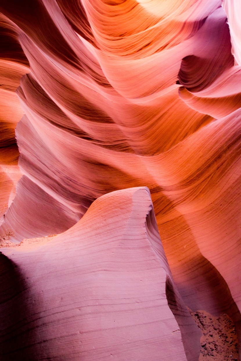 点击大图看下一张：美国亚利桑那州羚羊峡谷自然风景图片