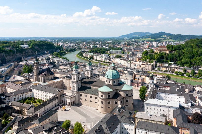 点击大图看下一张：奥地利城市建筑图片