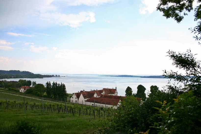 点击大图看下一张：德国博登湖自然风景图片