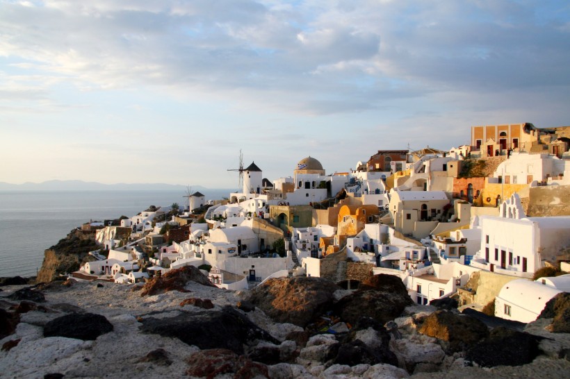 点击大图看下一张：希腊圣托里尼建筑风景图片