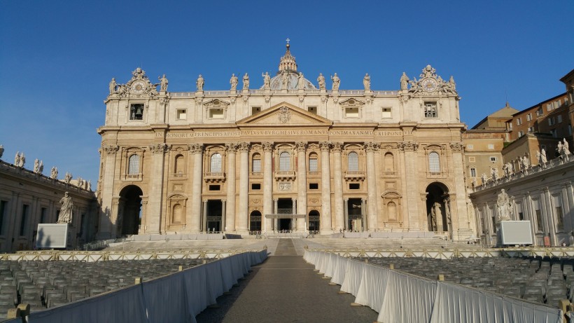 点击大图看下一张：欧洲梵蒂冈建筑风景图片
