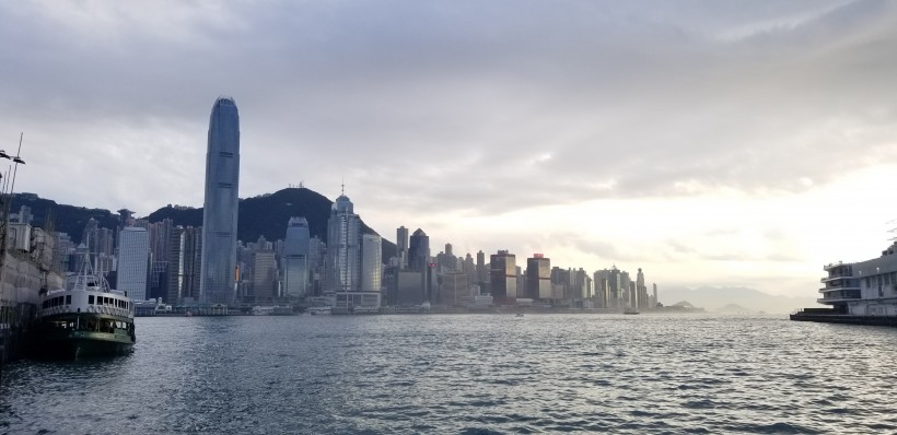 点击大图看下一张：香港维多利亚港建筑风景图片