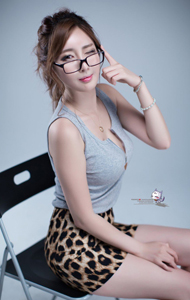 韩国妹子豹纹写真 魅惑迷人