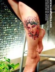 流行唯美的女人腿部花旦纹身图片