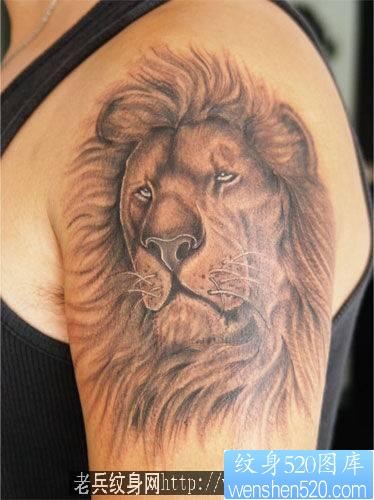 点击大图看下一张：狮子纹身：手臂狮子狮子头像纹身图案