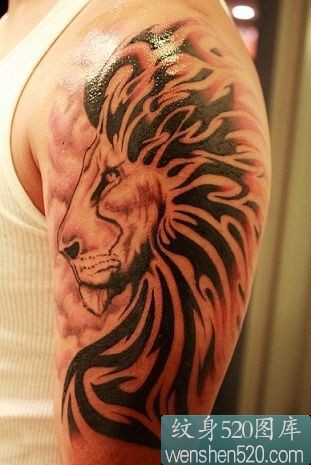 点击大图看下一张：超酷男士手臂狮子纹身图案
