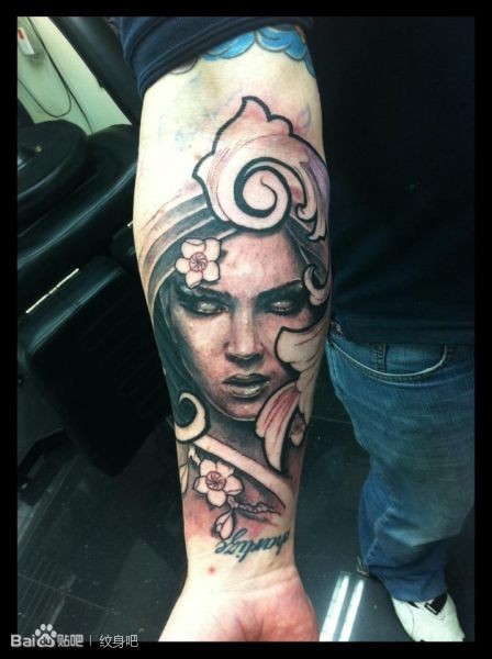 点击大图看下一张：英国纹身师 Jak Connolly的头像纹身图2