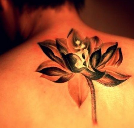 点击大图看下一张：漂亮有个性的莲花梵文纹身图2