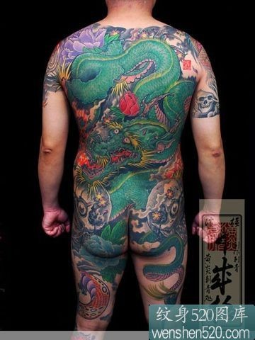 点击大图看下一张：日本满背大青龙纹身作品
