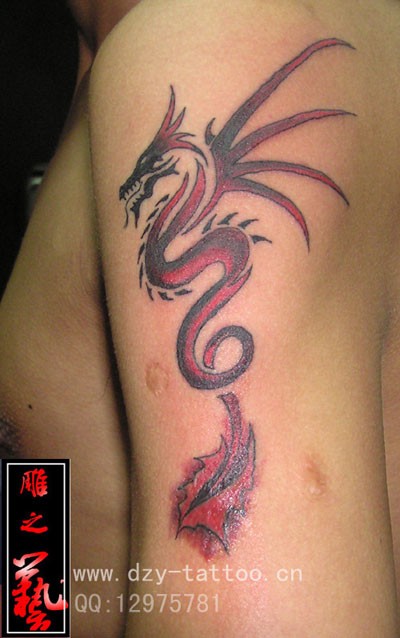 点击大图看下一张：邪恶魔龙火尾纹身图案