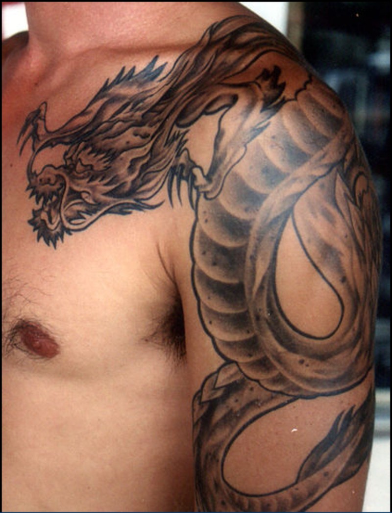 点击大图看下一张：手臂上帅气的中国龙纹身图2
